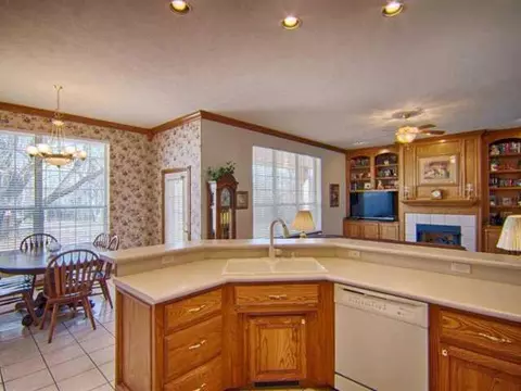 400 E Ponderosa Dr, Tuttle, OK 73089 photo 5