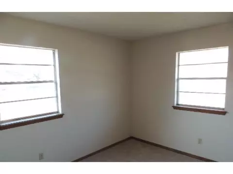 201 E Walnut St, Noble, OK 73068 photo 6