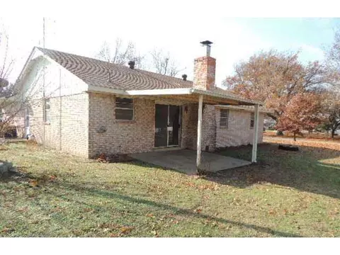 201 E Walnut St, Noble, OK 73068 photo 8