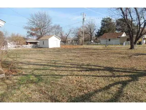 201 E Walnut St, Noble, OK 73068 photo 9