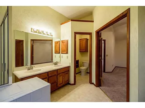 1908 Joseph Dr, Edmond, OK 73003 photo 9
