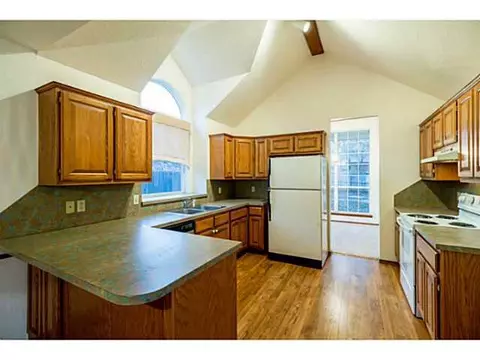 1908 Joseph Dr, Edmond, OK 73003 photo 4