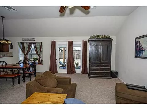4219 Macys Pl, Moore, OK 73160 photo 2