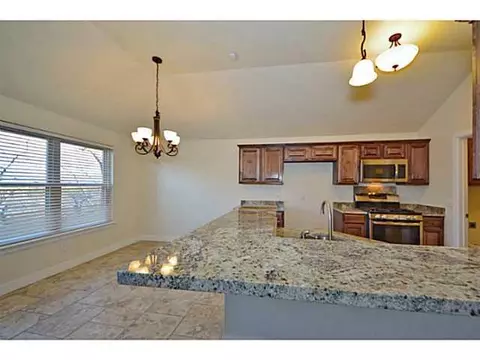 500 Hedgewood Dr, Moore, OK 73160 photo 10