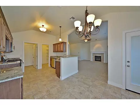 500 Hedgewood Dr, Moore, OK 73160 photo 6