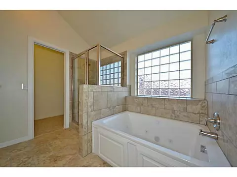500 Hedgewood Dr, Moore, OK 73160 photo 13