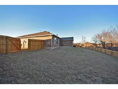 500 Hedgewood Dr, Moore, OK 73160 photo 19