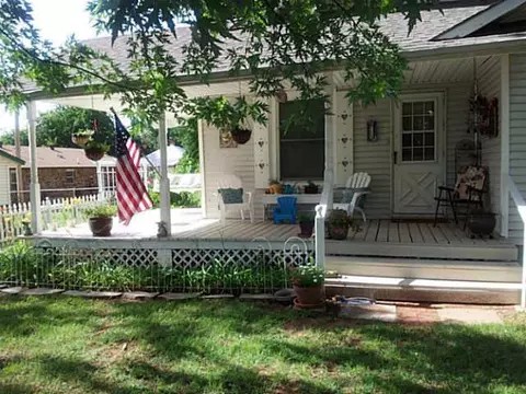 606 E 6th St, Wellston, OK 74881 photo 1