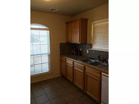 408 Apache Gate Dr, Yukon, OK 73099 photo 3