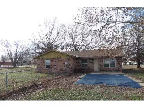 402 NW 1st St, Tuttle, OK 73089 photo 9
