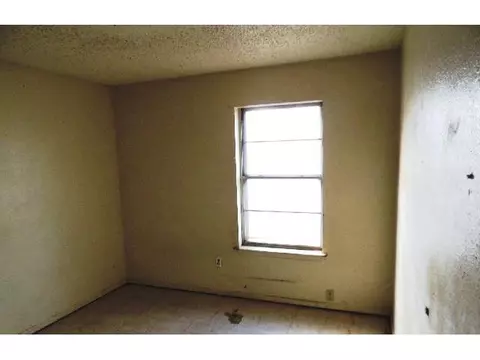 402 NW 1st St, Tuttle, OK 73089 photo 6