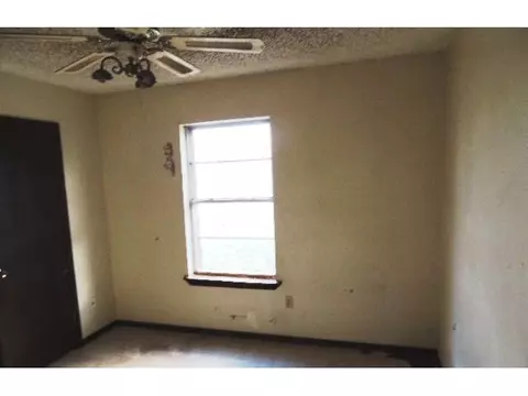 402 NW 1st St, Tuttle, OK 73089 photo 7