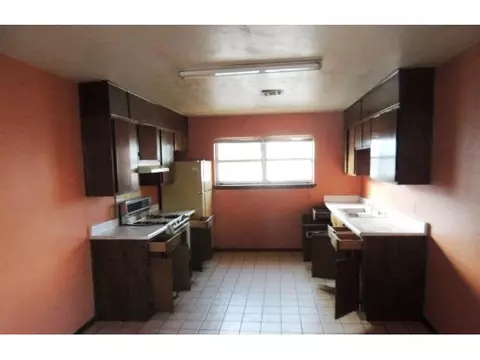 402 NW 1st St, Tuttle, OK 73089 photo 4