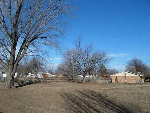 1222 E 4th St, Cushing, OK 74023 photo 11