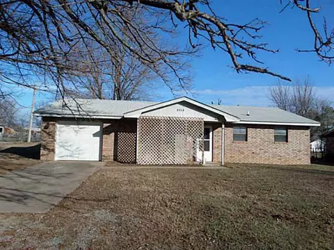1222 E 4th St, Cushing, OK 74023 photo 1