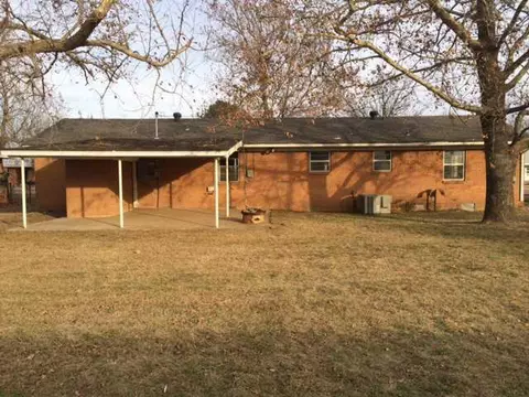 811 Kelli, Watonga, OK 73772 photo 2
