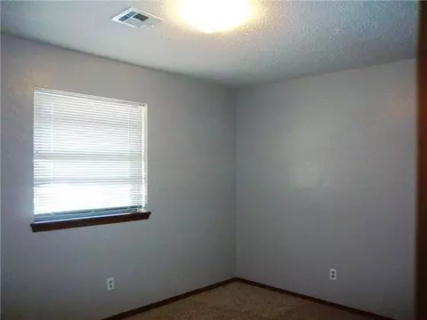 702 E 27th Pl, Edmond, OK 73013 photo 6