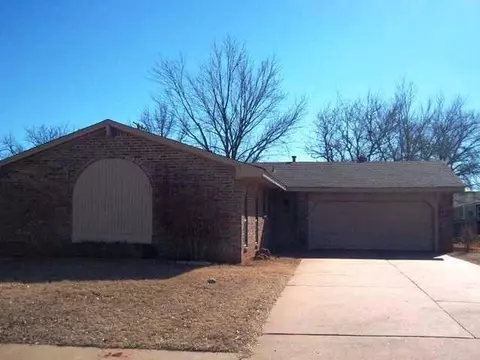 702 E 27th Pl, Edmond, OK 73013 photo 1