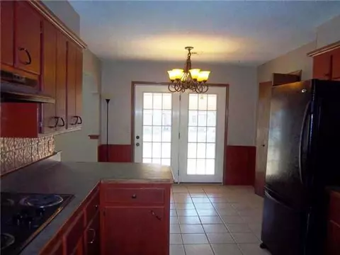 702 E 27th Pl, Edmond, OK 73013 photo 3