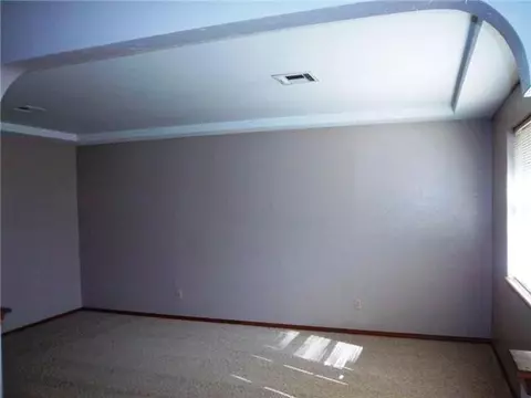 702 E 27th Pl, Edmond, OK 73013 photo 2