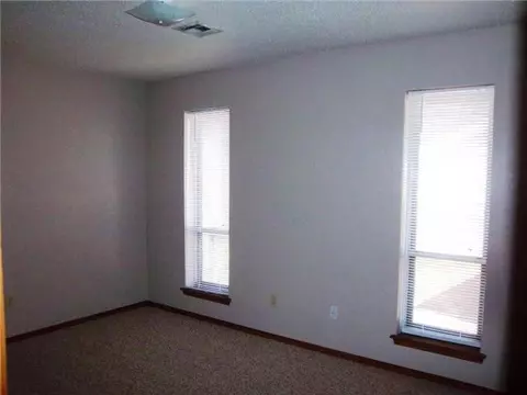 702 E 27th Pl, Edmond, OK 73013 photo 7
