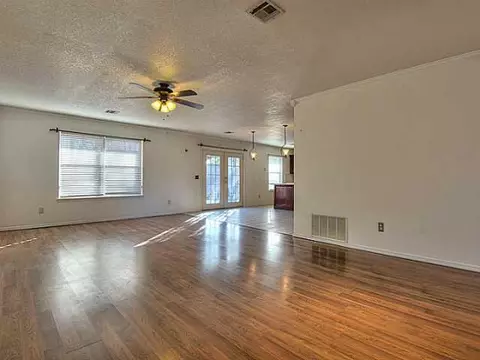 1720 Windchime Dr, Norman, OK 73071 photo 4