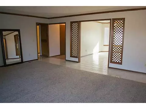 108 E Olympic Dr, Yukon, OK 73099 photo 7
