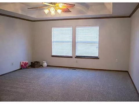 108 E Olympic Dr, Yukon, OK 73099 photo 17