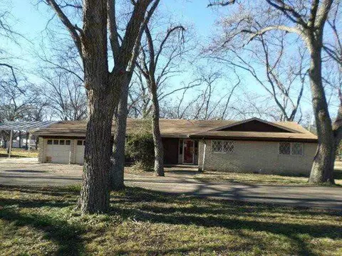 202 Brookside Dr, Madill, OK 73446 photo 1