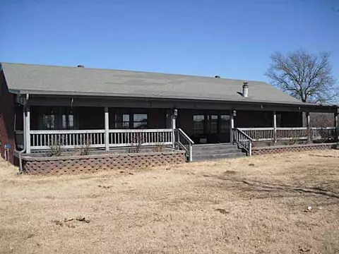 19630 Meadows Dr, Tecumseh, OK 74873 photo 1