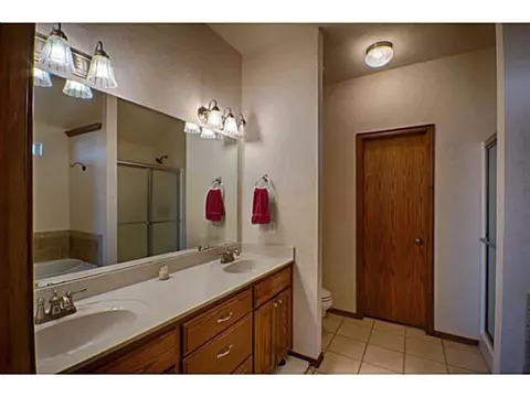 2024 E Rock Creek Rd, Tuttle, OK 73089 photo 12