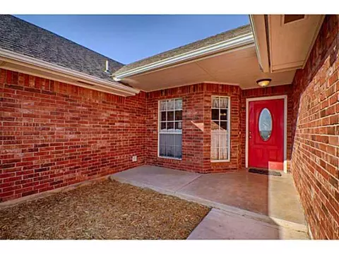 2024 E Rock Creek Rd, Tuttle, OK 73089 photo 2