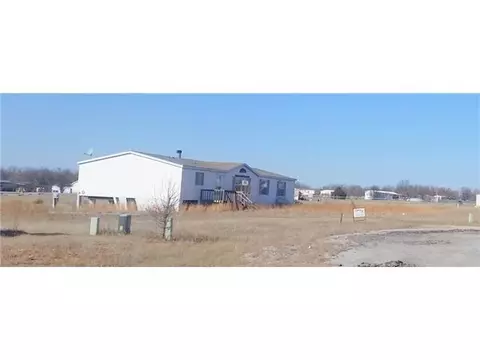 102 Amberwood Ct, Mcloud, OK 74851 photo 2