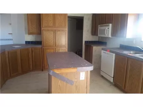 102 Amberwood Ct, Mcloud, OK 74851 photo 4