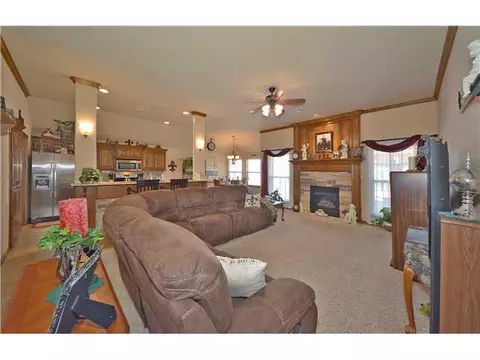 3308 Marilyn Dr, Moore, OK 73160 photo 2