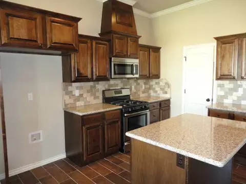 302 Hillside Dr, Harrah, OK 73045 photo 6