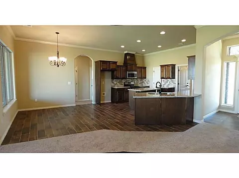 302 Hillside Dr, Harrah, OK 73045 photo 4