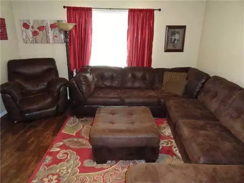 501 West Dr, Tuttle, OK 73089 photo 4
