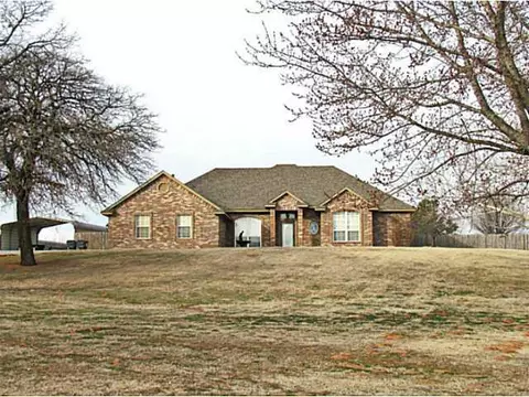 840 Oaklawn Dr, Tuttle, OK 73089 photo 2