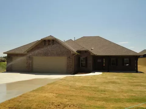307 Hillside Dr, Harrah, OK 73045 photo 1