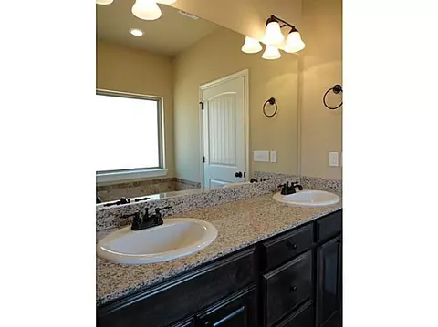 307 Hillside Dr, Harrah, OK 73045 photo 10