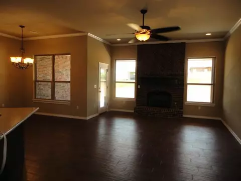 307 Hillside Dr, Harrah, OK 73045 photo 3