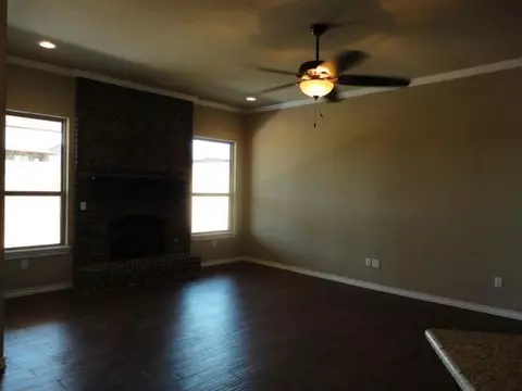 307 Hillside Dr, Harrah, OK 73045 photo 4