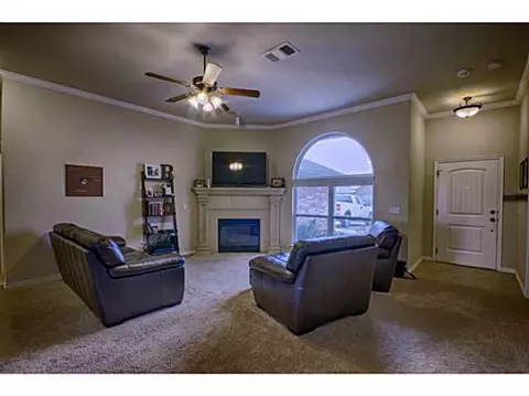 700 Apple Tree Ln, Moore, OK 73160 photo 3