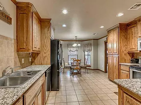 2401 Cr 1196, Tuttle, OK 73089 photo 7