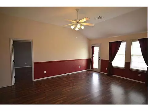 4232 Manhattan Dr, Moore, OK 73160 photo 9