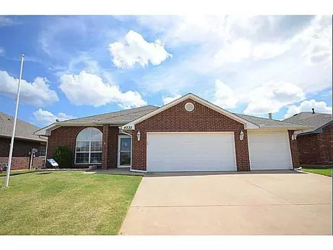 4232 Manhattan Dr, Moore, OK 73160 photo 1
