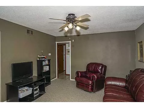 312 Robbin Cir, Noble, OK 73068 photo 3