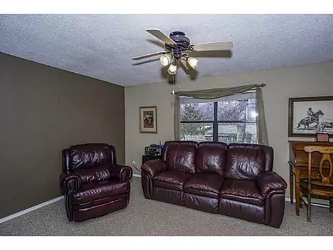 312 Robbin Cir, Noble, OK 73068 photo 2