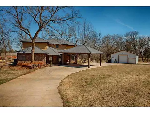 3701 E Cedar Ln, Noble, OK 73068 photo 2